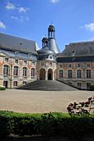 Saint-Fargeau, Chateau, cour interieure (083)